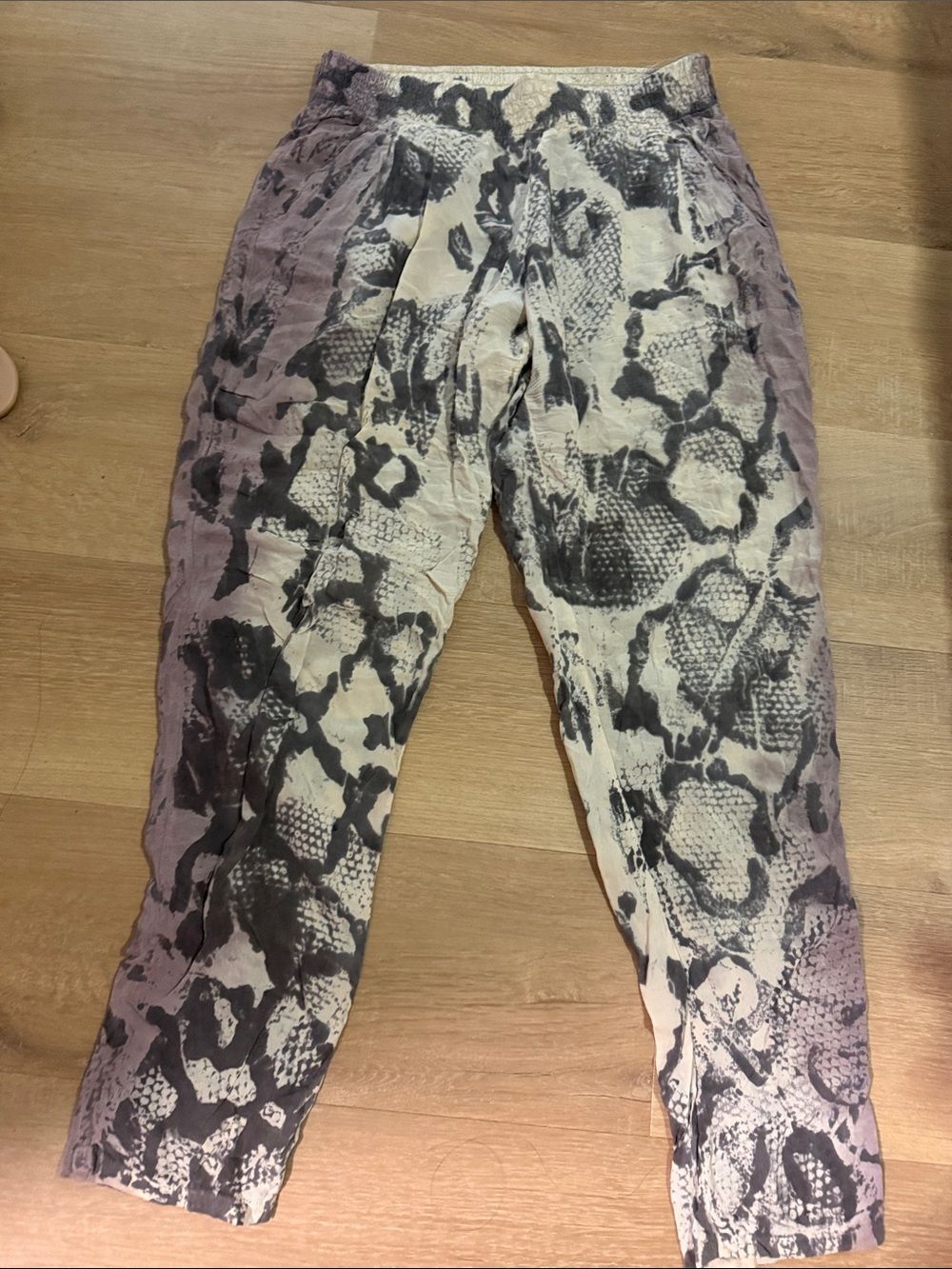 Planet Blue Jogger - Printed Tan - Like New Size Medium Lounge Paint